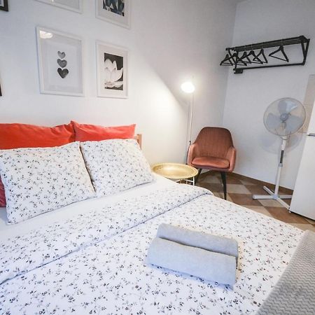 Lion Apartments - Your Own Apartment In Cracow クラクフ エクステリア 写真